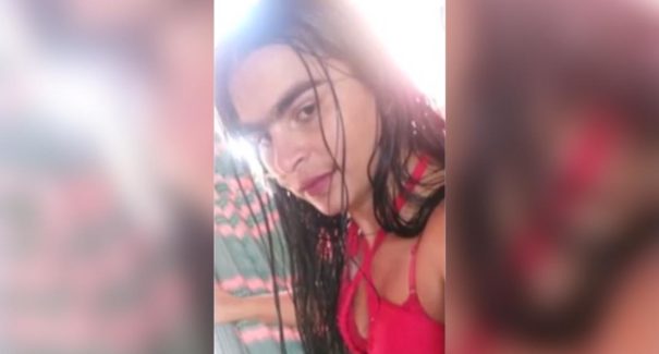 Mulher é assassinada com dois tiros na cabeça em sua própria residência