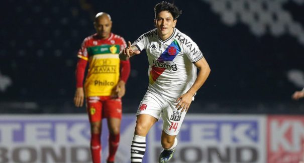Campeonato Brasileiro: Vasco supera Brusque em São Januário