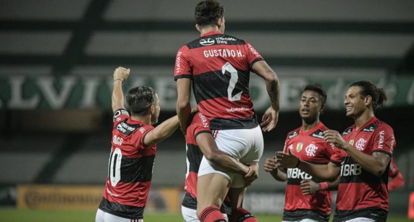 Flamengo estreia com vitória e Atlético-MG elimina Remo