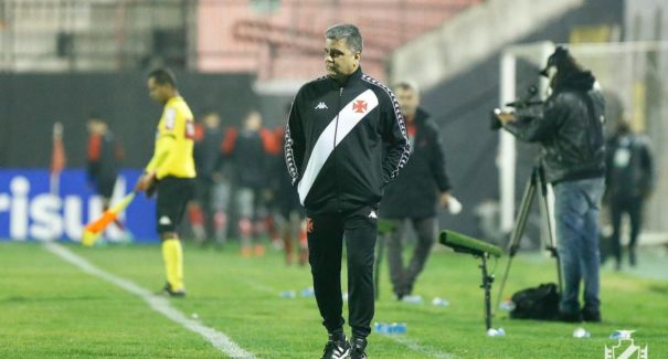 Vasco quer embalar na Série B contra o Avaí nesta quarta