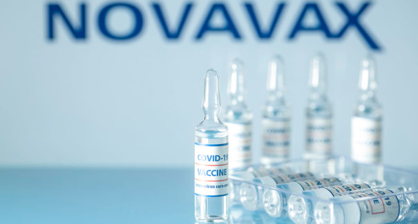Vacina Novavax tem mais de 90% de eficácia em testes nos EUA