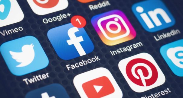 Redes sociais e sites de notícias são atingidos por interrupções