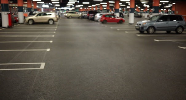 Consumidor deve ser ressarcido por danos e furtos causados a veículos em estacionamentos privados