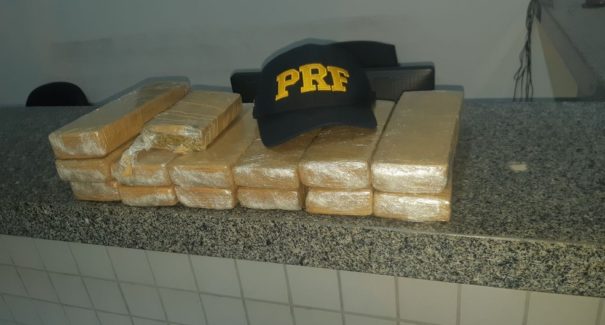 Em Peritoró homem é preso com 10kg de maconha