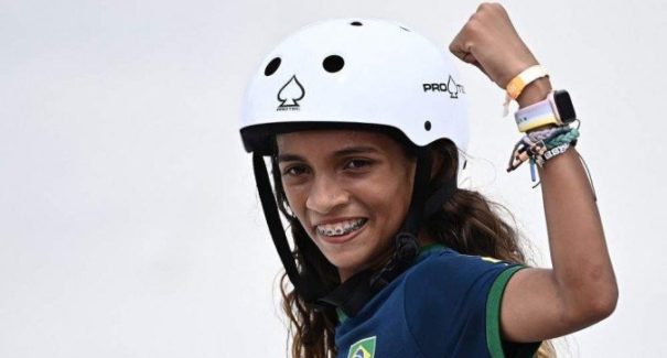 Maranhense Rayssa Leal, aos 13 anos, é medalha de prata no skate