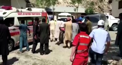 No Paquistão, explosão de ônibus  mata 13 pessoas, incluindo 9 chineses