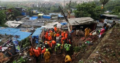 Deslizamentos de terra deixam ao menos 30 mortos em Mumbai