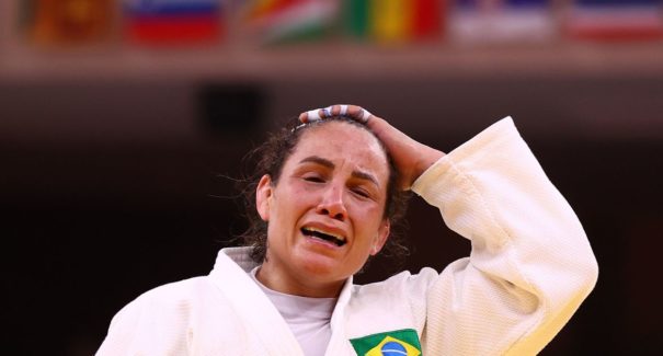 Em combate mais longo da Olimpíada, Portela é eliminada com polêmica
