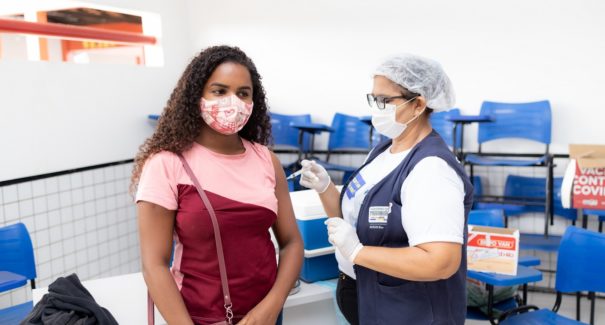 O Arraial da Vacinação acontecerá em três municípios neste sábado: Confira