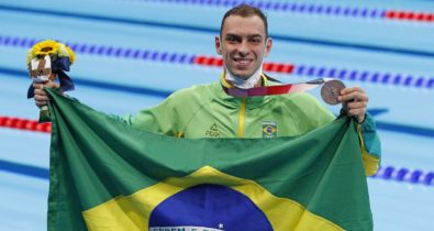 Fernando Scheffer fatura bronze nos 200m livre da natação