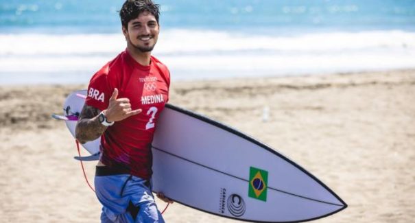 Gabriel Medina brilha e alcança semifinal do surfe