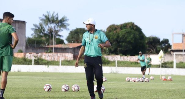 Sampaio deve ter pelo menos uma alteração diante do Coritiba