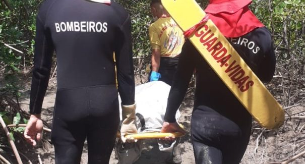 Ossada humana é achada em praia na Raposa