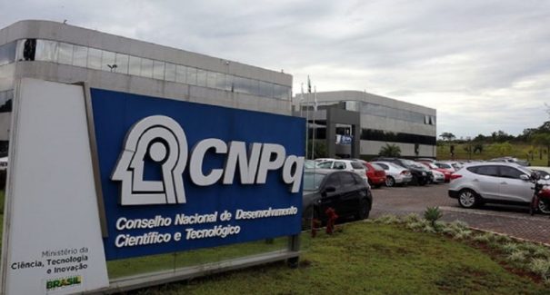 Governo confirma reajuste de 25% a 200% em bolsas de pesquisa