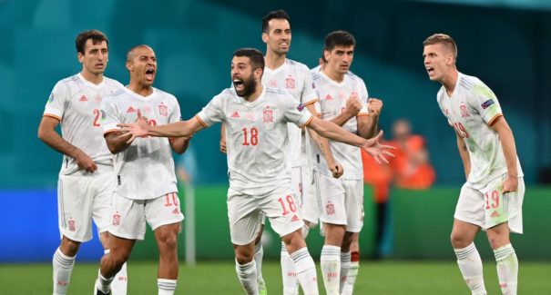 Espanha vence Suíça nos pênaltis e avança às semifinais da Eurocopa