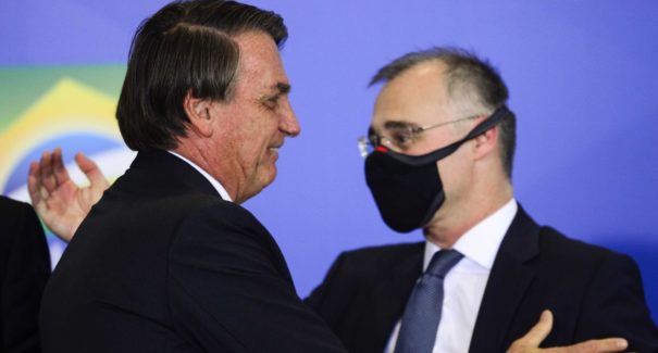 Bolsonaro indica André Mendonça ao Supremo Tribunal Federal