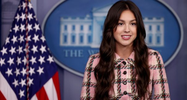 Cantora Olivia Rodrigo vai à Casa Branca para incentivar vacinação