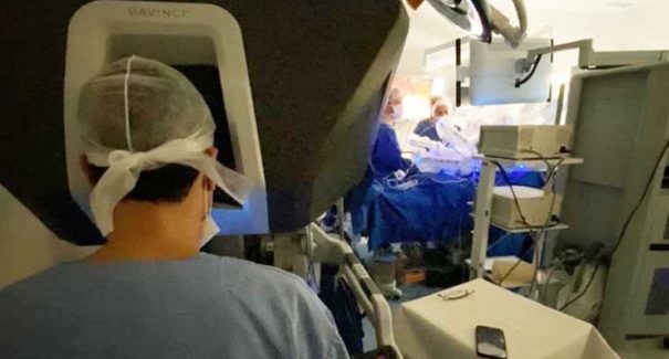 Primeira cirurgia para diabetes com uso de robôs no mundo é feita no Brasil
