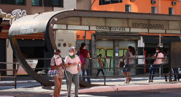 Covid-19: país tem 21,8 milhões de casos e 609,3 mil mortes