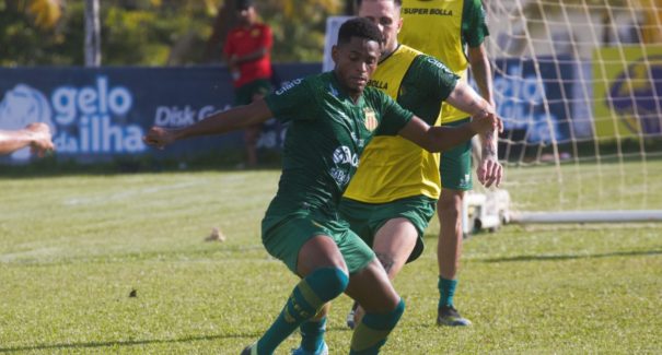 Sampaio encerra preparação para partida contra o Vitória, em Salvador