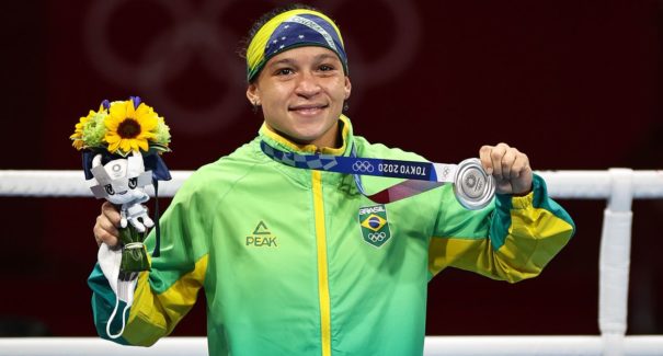 Bia Ferreira conquista prata no boxe