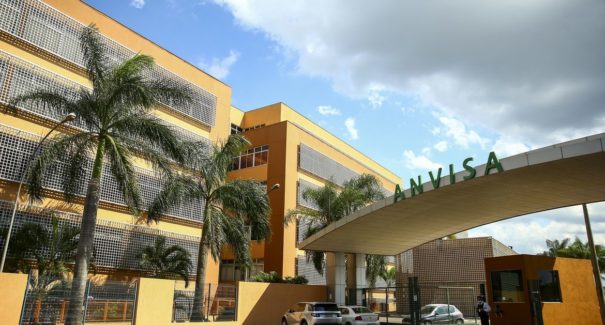Anvisa anuncia novas restrições de produtos para cabelo
