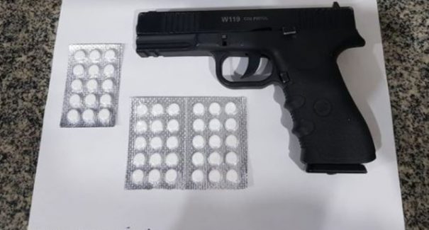 Motorista embriagado é preso  portando réplica de pistola na BR-316
