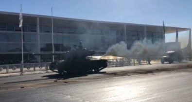 Fumacê: Desfile de tanques em Brasília vira meme nas redes sociais