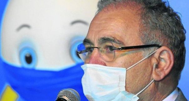 Queiroga fala em “tirar de uma vez por todas essas máscaras” até o fim do ano