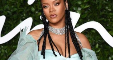 Ela ainda é cantora! Rihanna confirma show no Super Bowl 2023