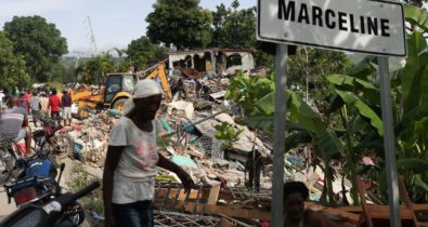 Papa envia fundos pessoais ao Haiti, Bangladesh e Vietnã