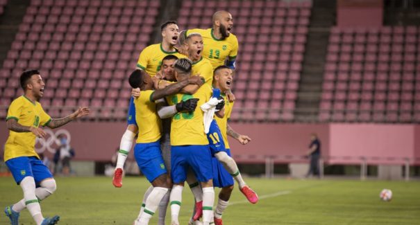 Brasil sofre, mas despacha México e jogará no sábado pelo bi olímpico