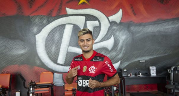 Flamengo apresenta novo reforço e dirigente fala sobre Arrascaeta
