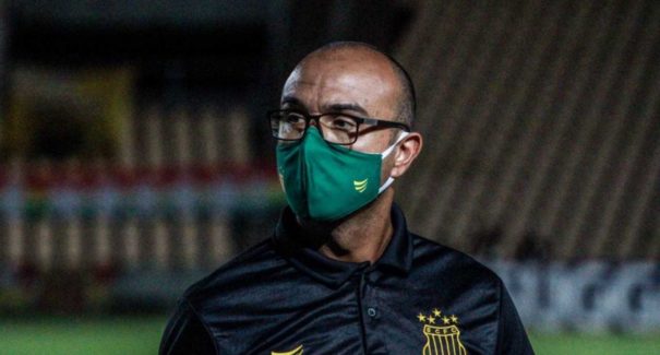 Mais jogadores à disposição de Surian