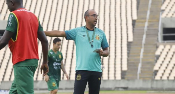 Sampaio, alterado, busca vitória para subir na classificação
