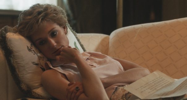 Primeiras imagens são divulgadas de Dominic West e Elizabeth Debicki como Charles e Diana