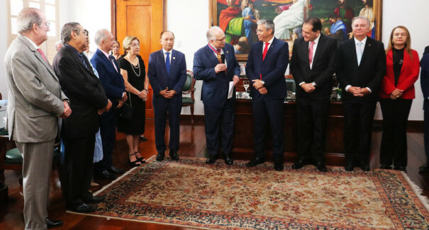 TJMA entrega medalha Cândido Mendes ao ministro Edson Fachin