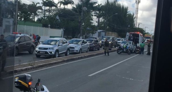 Acidente de trânsito é registrado na avenida São Luís Rei de França