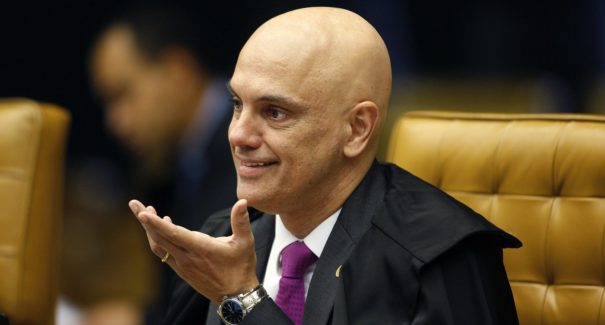 Moraes autoriza PF a marcar depoimento de presidente