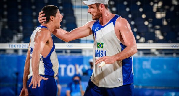 Alison e Álvaro vencem mexicanos e vão quartas do vôlei de praia