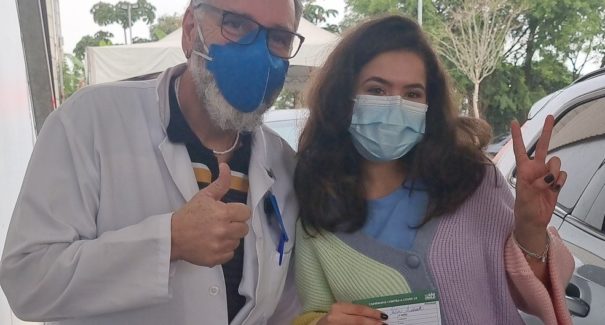 Após primeira dose da vacina, Maisa Silva diz: “vacina é essencial”
