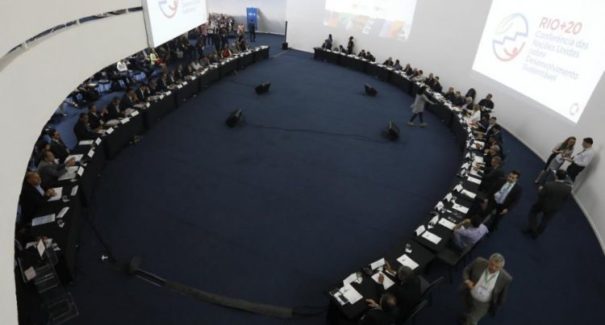 Frente Nacional de Prefeitos divulga carta pedindo harmonia entre os Poderes