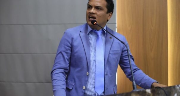 Atraso no auxílio de cultura de São Luís