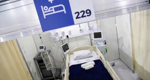 Brasil tem terceiro dia com Média móvel de mortes abaixo de mil