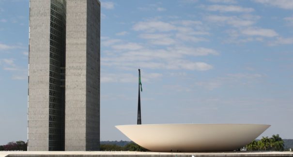 Congresso prorroga prazo de Medida Provisória que cria o Auxílio Brasil