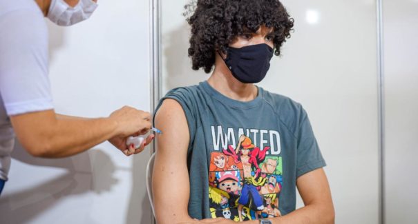 Veja quem pode ser vacinado contra a Covid-19 nesta quinta-feira