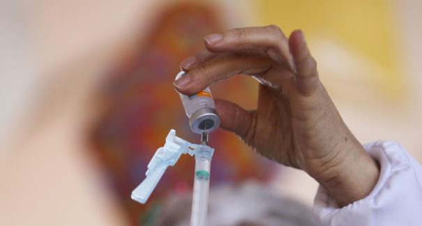 Dose de reforço contra a covid é recomendável a partir dos 5 anos, diz Saúde