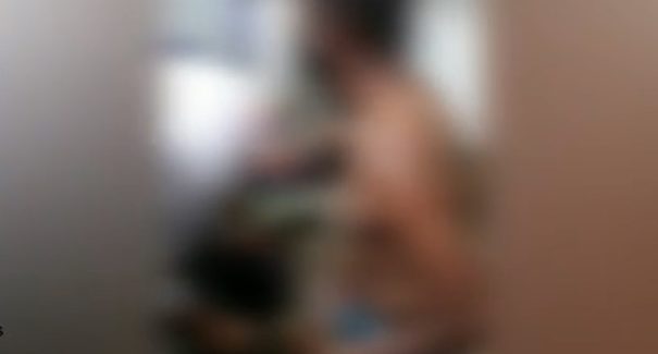 Homem negro é obrigado a ficar de cueca para provar que não roubou em mercado