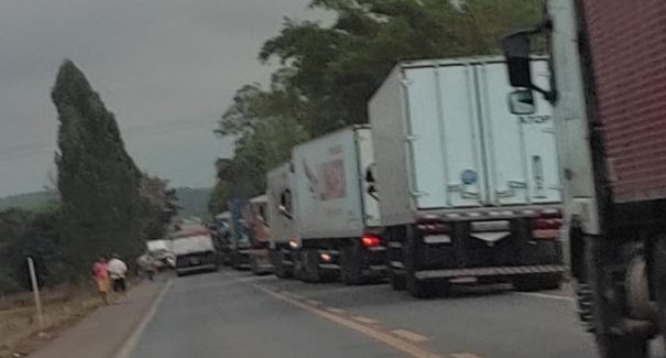 Caminhoneiros realizam manifestações e bloqueiam rodovias no Maranhão