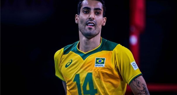 Douglas Souza relata homofobia em aeroporto de Amsterdã